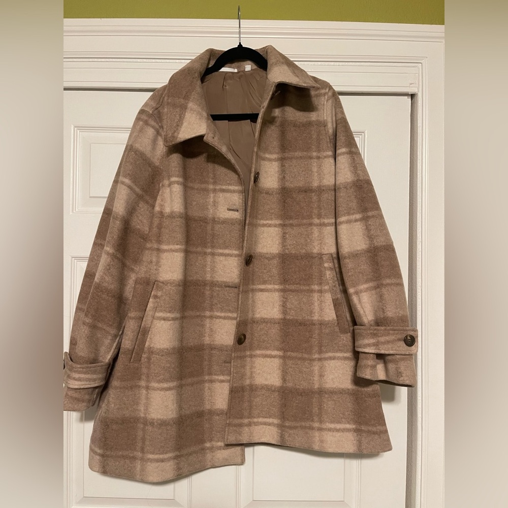XL Uniqlo Tan Plaid Coat